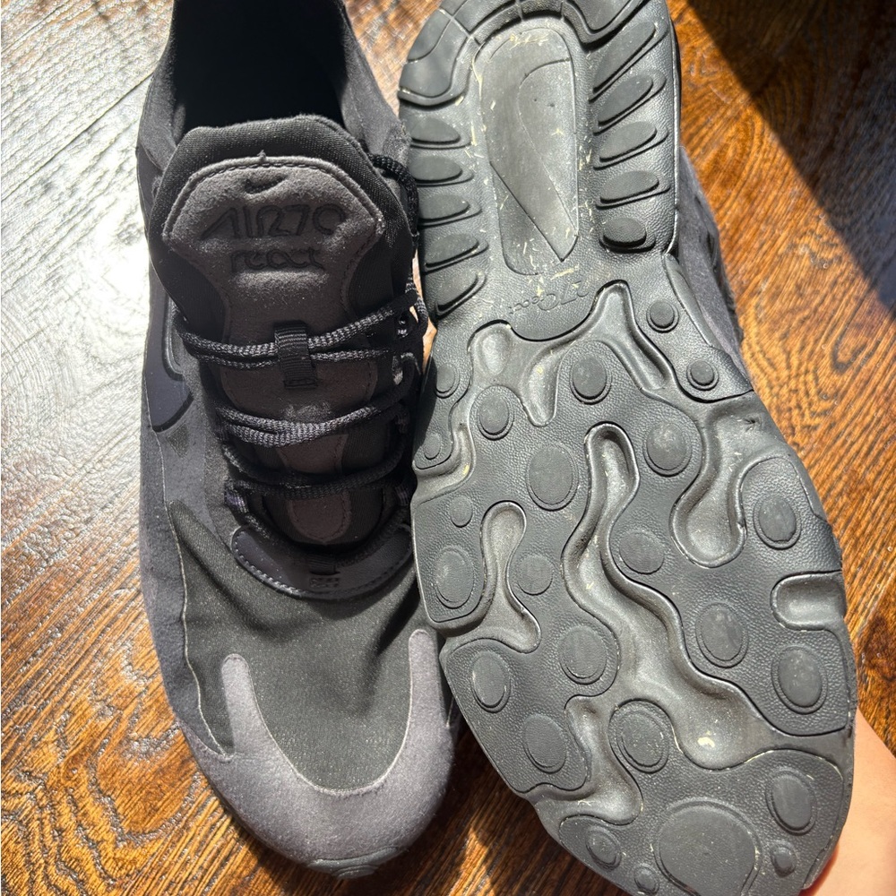 Nike Black Low-Top Athletic Sneakers